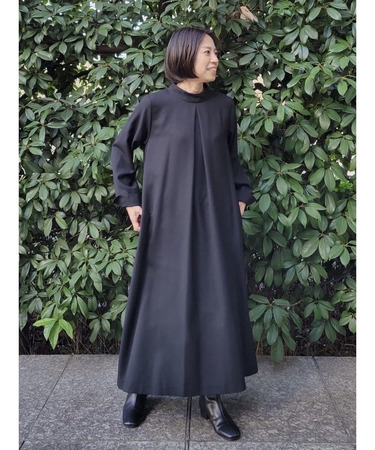 ウール混ビエラスタンドカラーワンピース