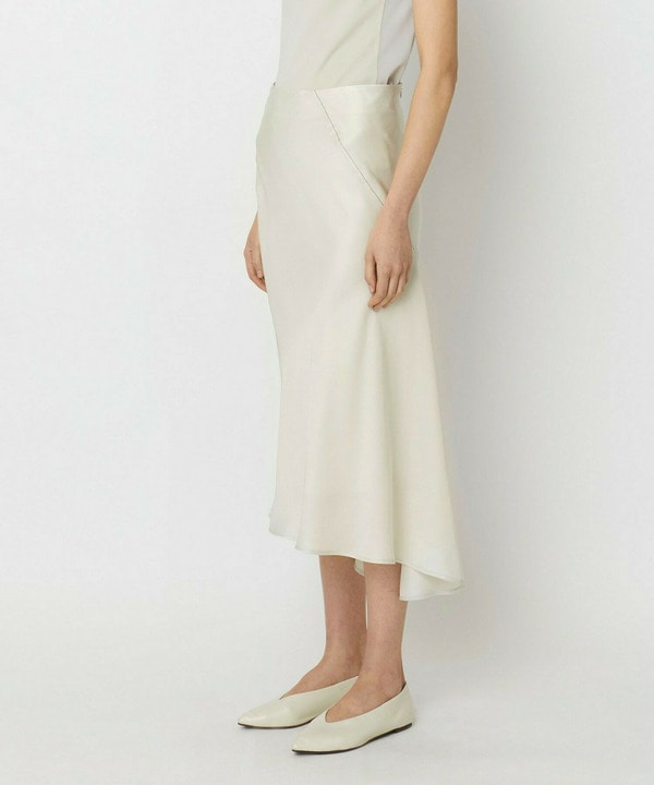 CREPE TWILL “BIAS-CUT” “SPIRAL-SEAMED” SKIRT 詳細画像