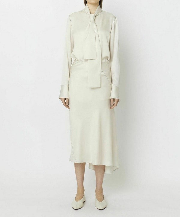 CREPE TWILL “BIAS-CUT” “SPIRAL-SEAMED” SKIRT 詳細画像